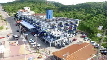 Cris Hotel