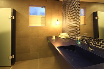 Cris Hotel