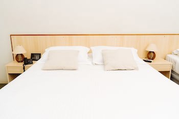 Cris Hotel