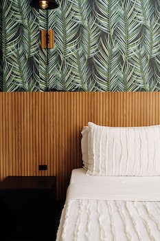 Cris Hotel