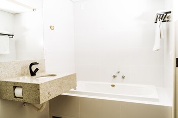 Cris Hotel