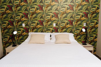 Cris Hotel