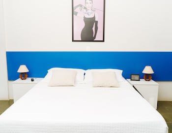 Cris Hotel