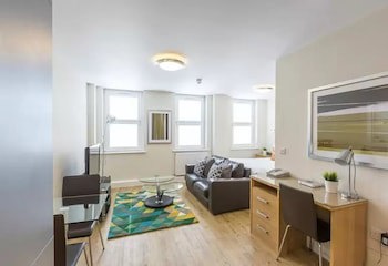 Central House By House Of Fisher