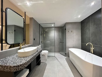 Crystal Crown Kuala Lumpur