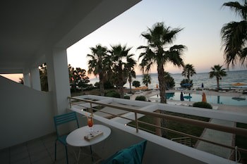 Irina Beach Hotel galeri fotoğrafı