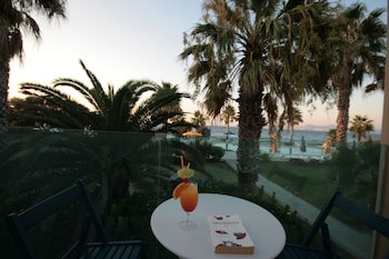 Irina Beach Hotel galeri fotoğrafı