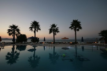 Irina Beach Hotel galeri fotoğrafı
