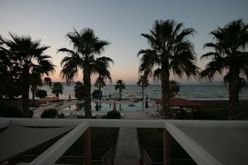 Irina Beach Hotel galeri fotoğrafı