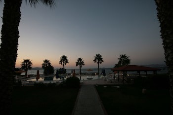 Irina Beach Hotel galeri fotoğrafı