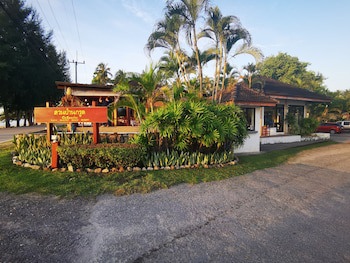 Suan Bankrut Beach Resort