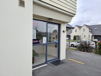 123 Motel
