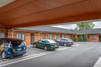 Albert Court Motor Lodge