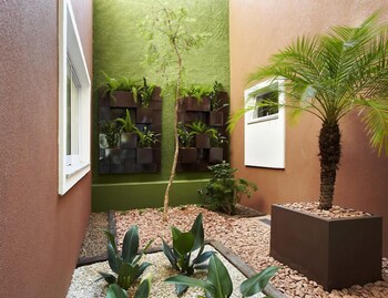 Lirio D'agua Hotel