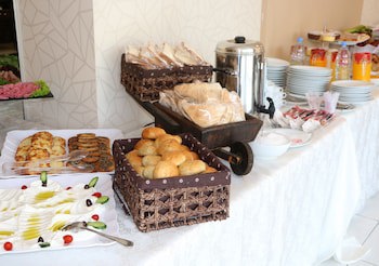Al Murjan Palace Hotel