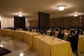 Al Murjan Palace Hotel
