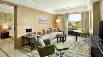 Doubletree By Hilton Riyadh - Al Muroj Business Gate