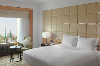 Doubletree By Hilton Riyadh - Al Muroj Business Gate