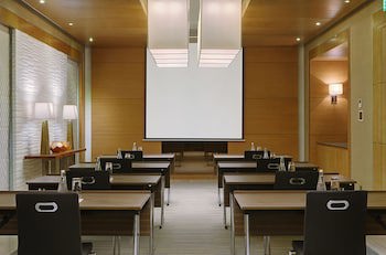 Doubletree By Hilton Riyadh - Al Muroj Business Gate