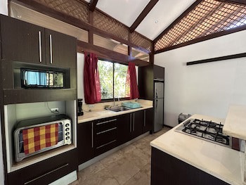 Kenaki Lodge