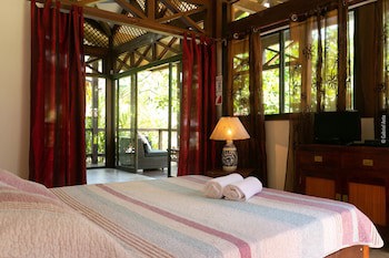 Kenaki Lodge