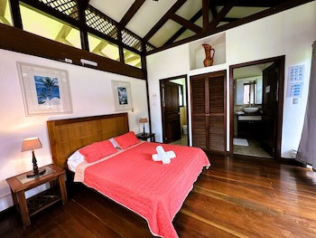 Kenaki Lodge