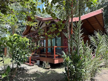 Kenaki Lodge