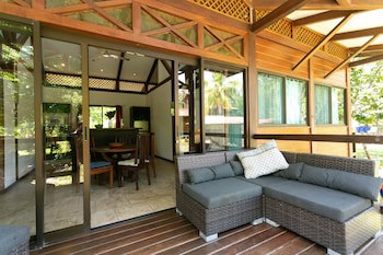 Kenaki Lodge
