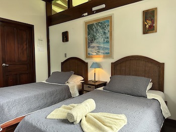 Kenaki Lodge