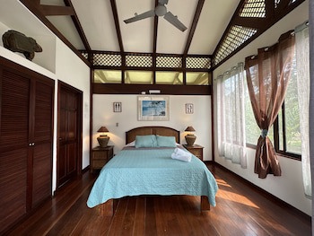 Kenaki Lodge
