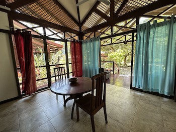 Kenaki Lodge