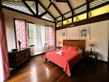 Kenaki Lodge
