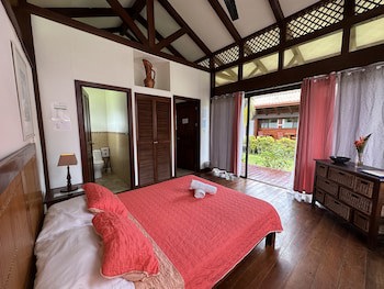 Kenaki Lodge