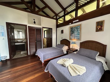 Kenaki Lodge
