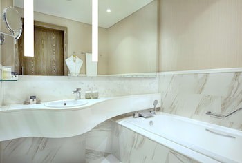 Doubletree By Hilton Hotel Doha Old Town
