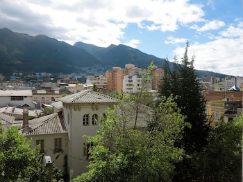 Filatelia Suites & Travel