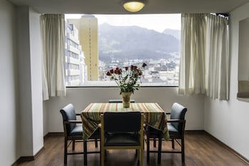 Filatelia Suites & Travel