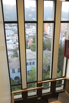 Filatelia Suites & Travel