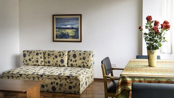 Filatelia Suites & Travel