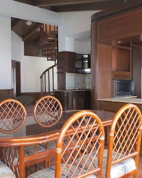 Filatelia Suites & Travel