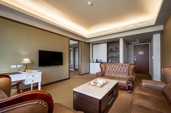 Royal Chiayi Hotel