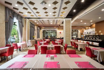 Royal Chiayi Hotel