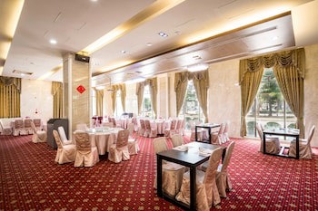 Royal Chiayi Hotel