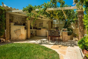 Villa Kokalis Resort