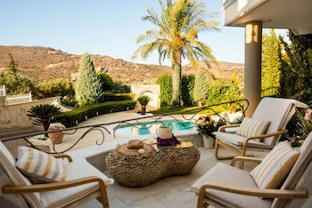 Villa Kokalis Resort