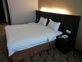Eminent Hotel