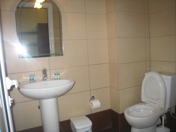 9 Queens Spa Hotel