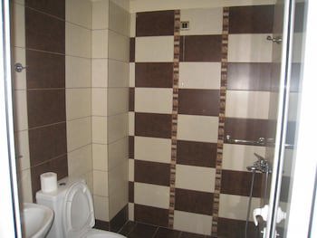 9 Queens Spa Hotel