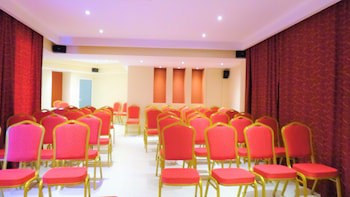 9 Queens Spa Hotel