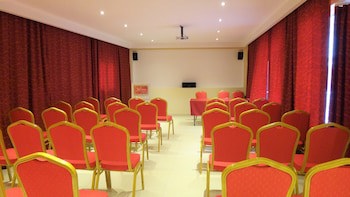 9 Queens Spa Hotel